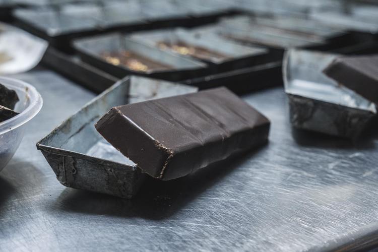 DIY Dark Chocolate Bars
