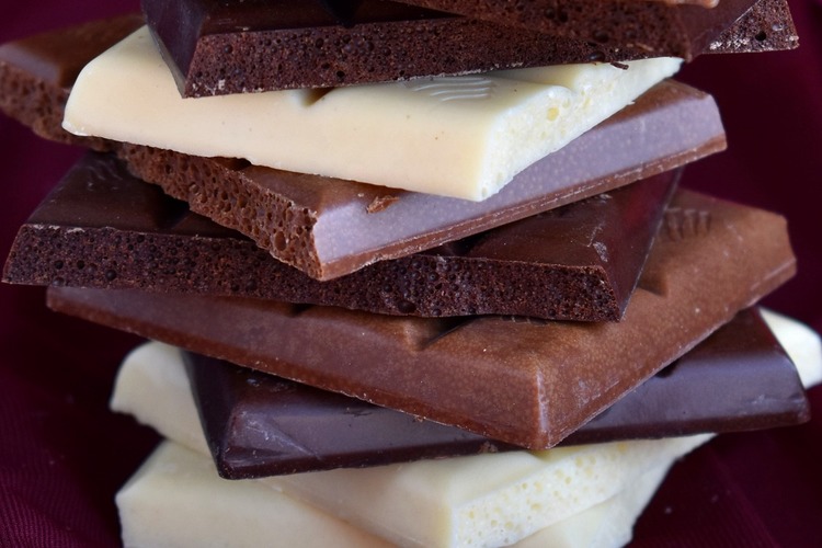 Chocolate Bars Recipe - Homemade Aerated Chocolate Bars (Aero Chocolate)