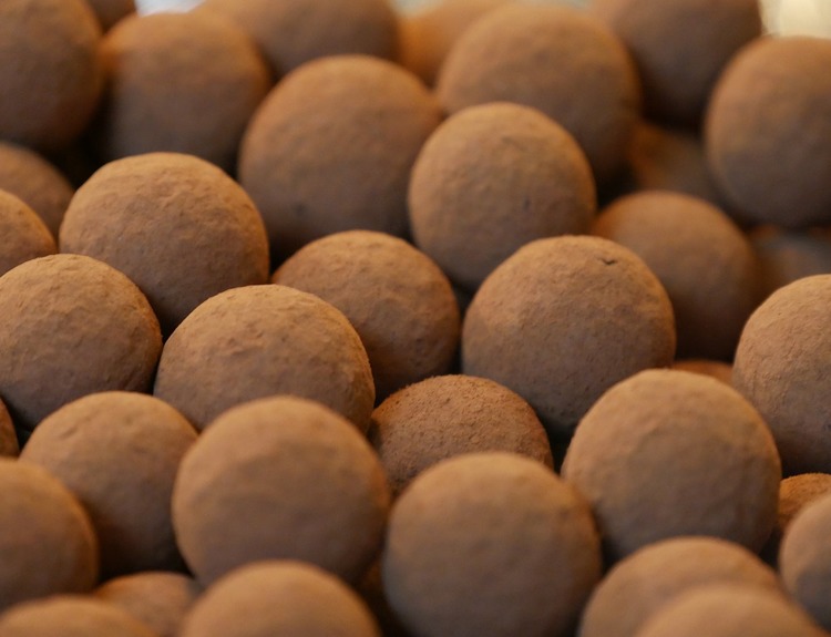 Chocolate Cinnamon Truffles - Chocolate Balls Recipe